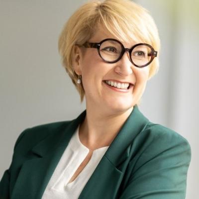 Porträt Julia Bönisch