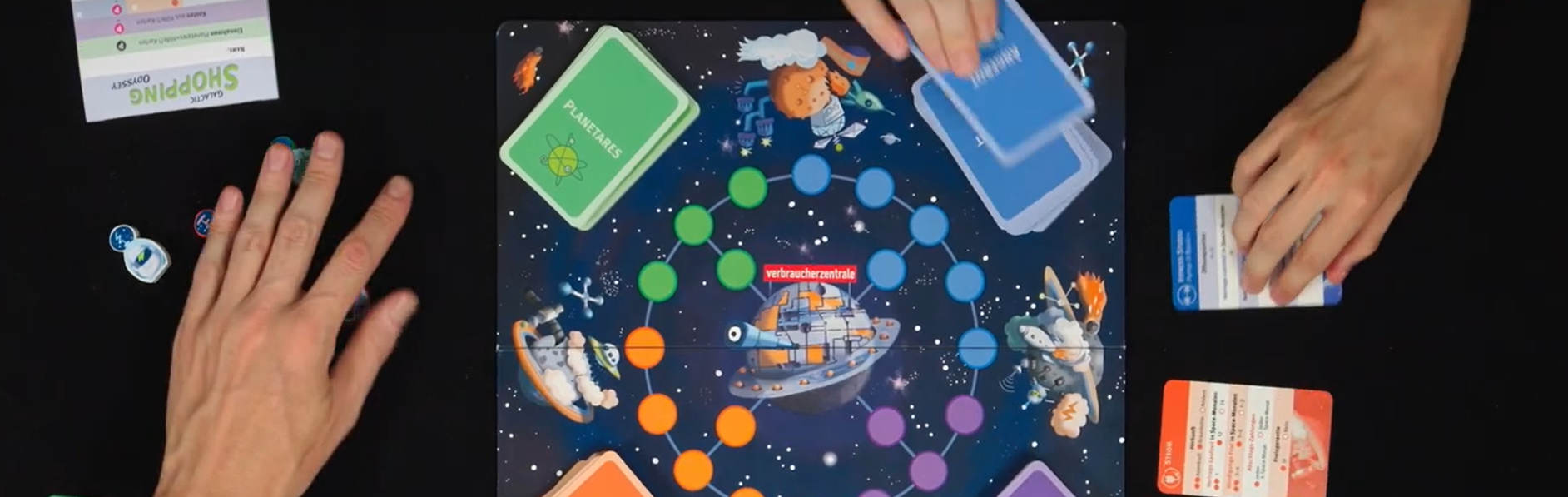 vzbv Brettspiel, Hände ziehen Karten