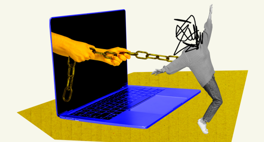 Mädchen, das stilisiert an einer Kette in den Laptop gezogen wird, ©iStock.com/Deagreez
